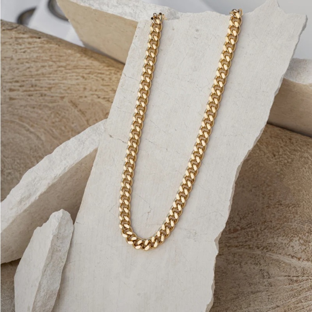 Jluxlabel- LISSA NECKLACE Gold tone hardware.